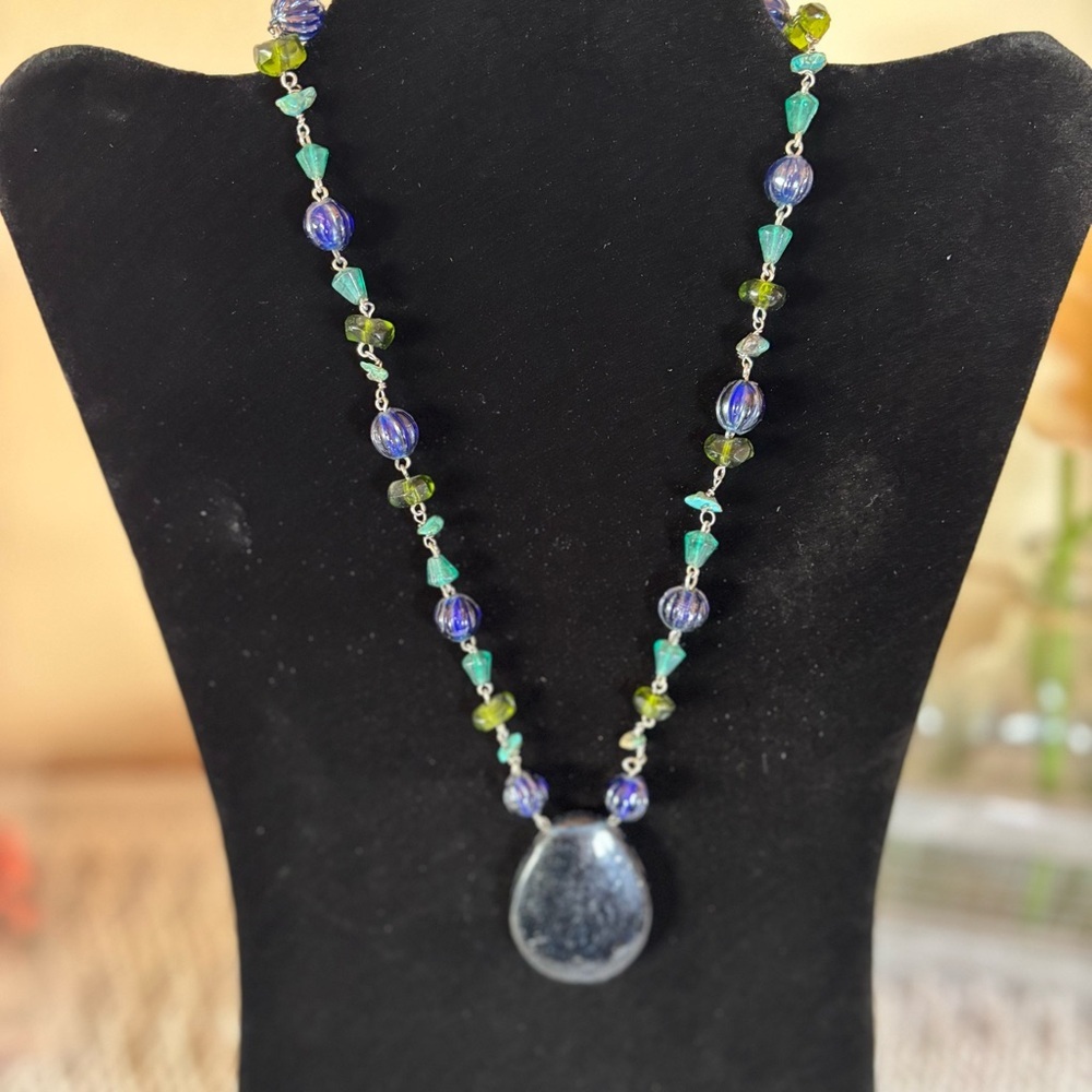 Vicky Jousan Navy and green glass &‎ stone beaded pendant necklace, 18”.